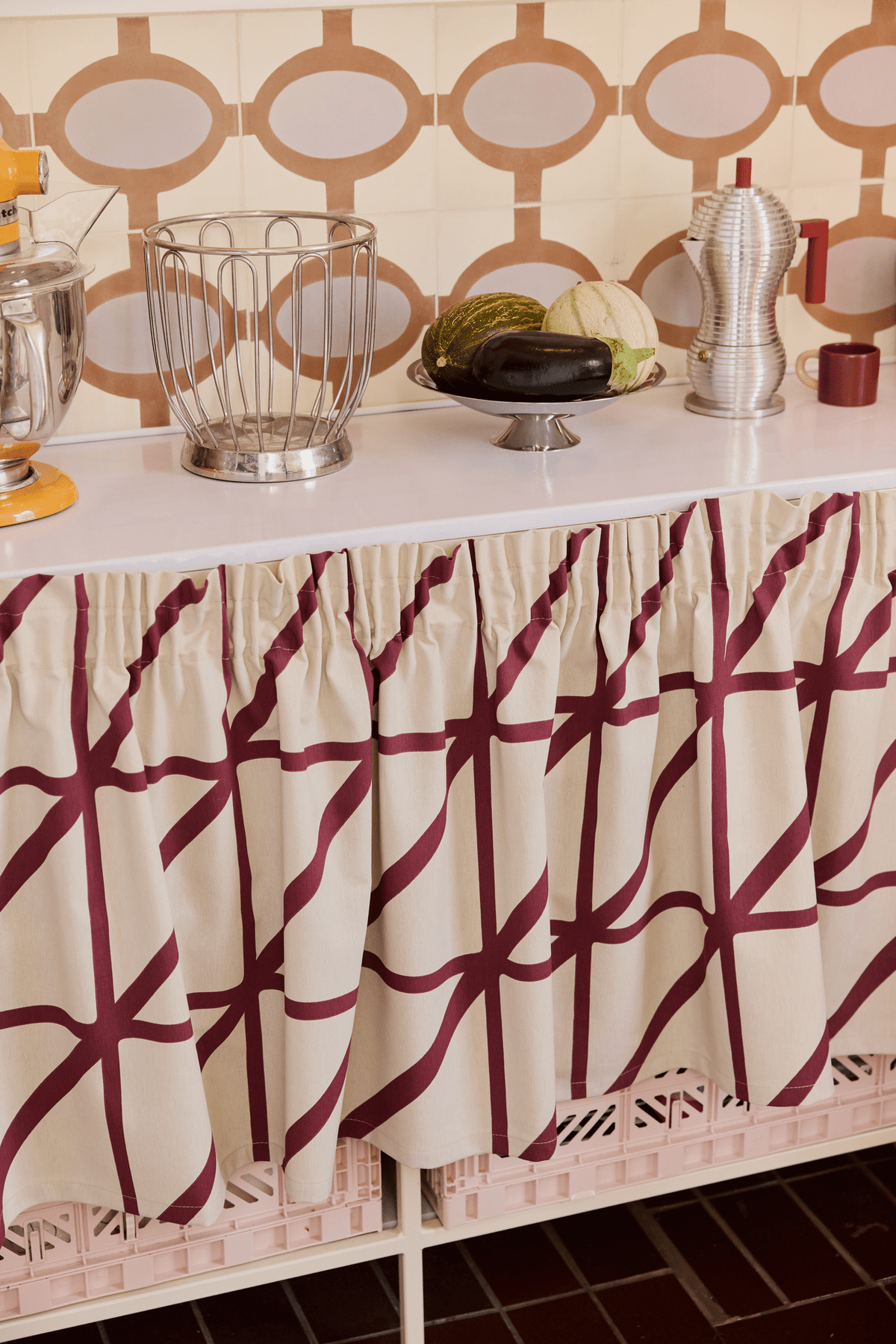 23310-239828-1049VA_1; Vallila Lucina-verhokappa Beige-viininpunainen / 60x250 cm