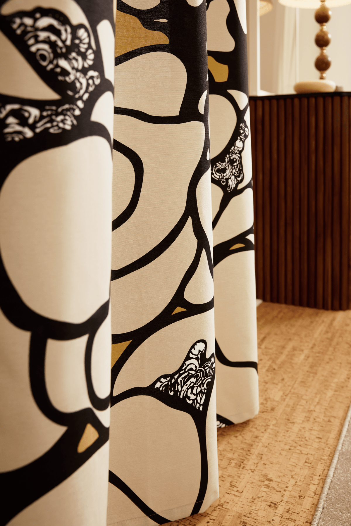 107212-1203_1; Vallila Makeba-verho Camel / 140x250 cm 