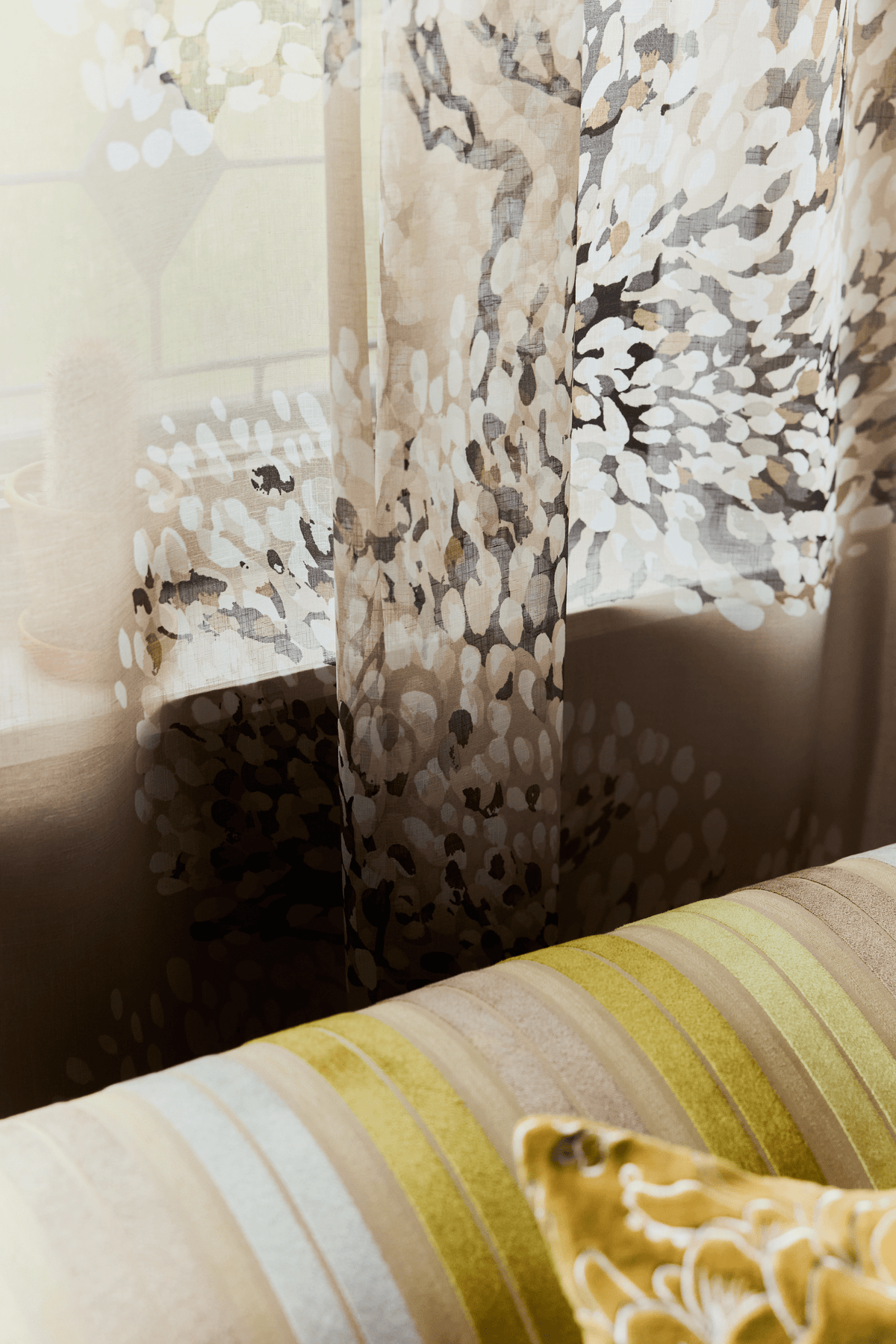 38946-81668-1001CU_2; Vallila Väre-valoverho Beige-valkoinen / 140x250 cm 