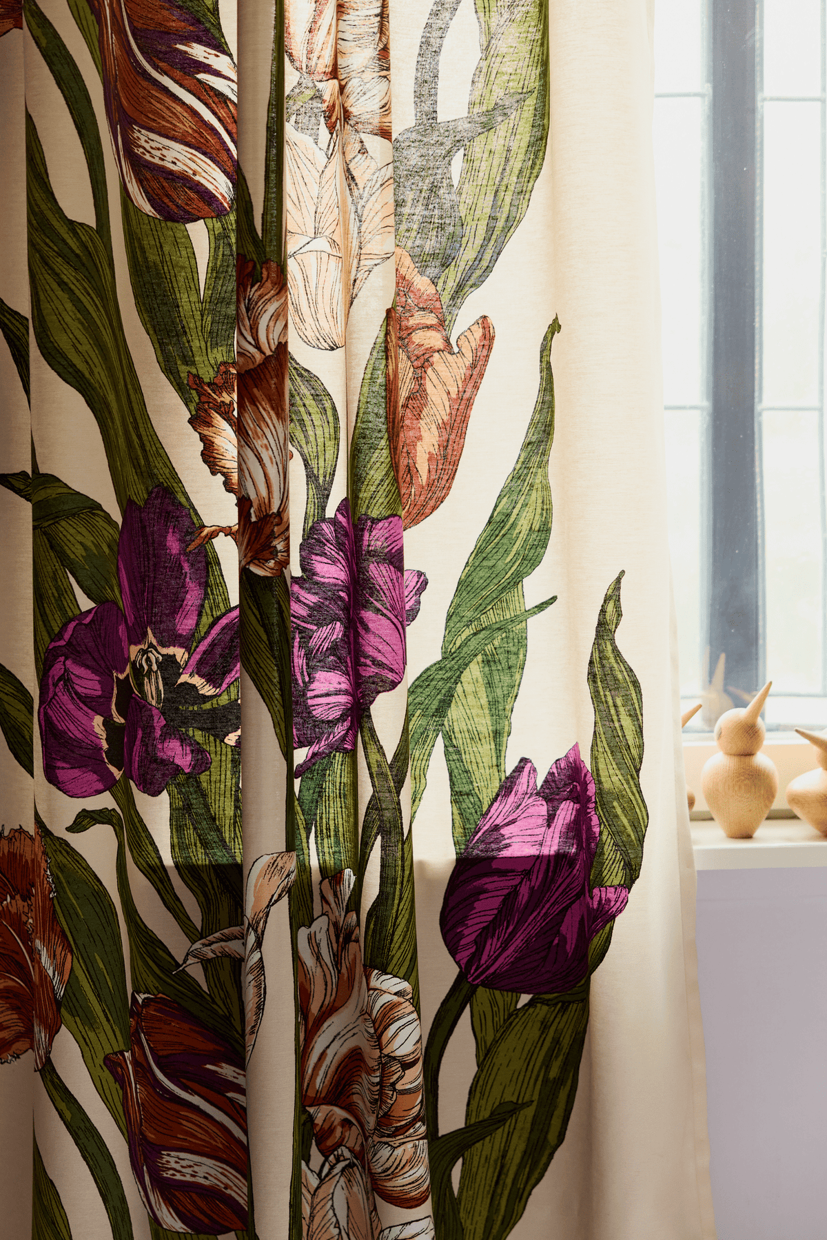 23310-101301-3750CU_1; Vallila Kukoistus-verho Terra-violetti / 140x250 cm 