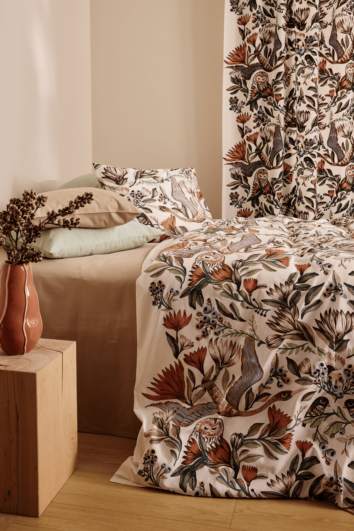 106825-2_1; Vallila Lemmittyni-pussilakanasetti Toffee / 150x210 + 50x60 cm 