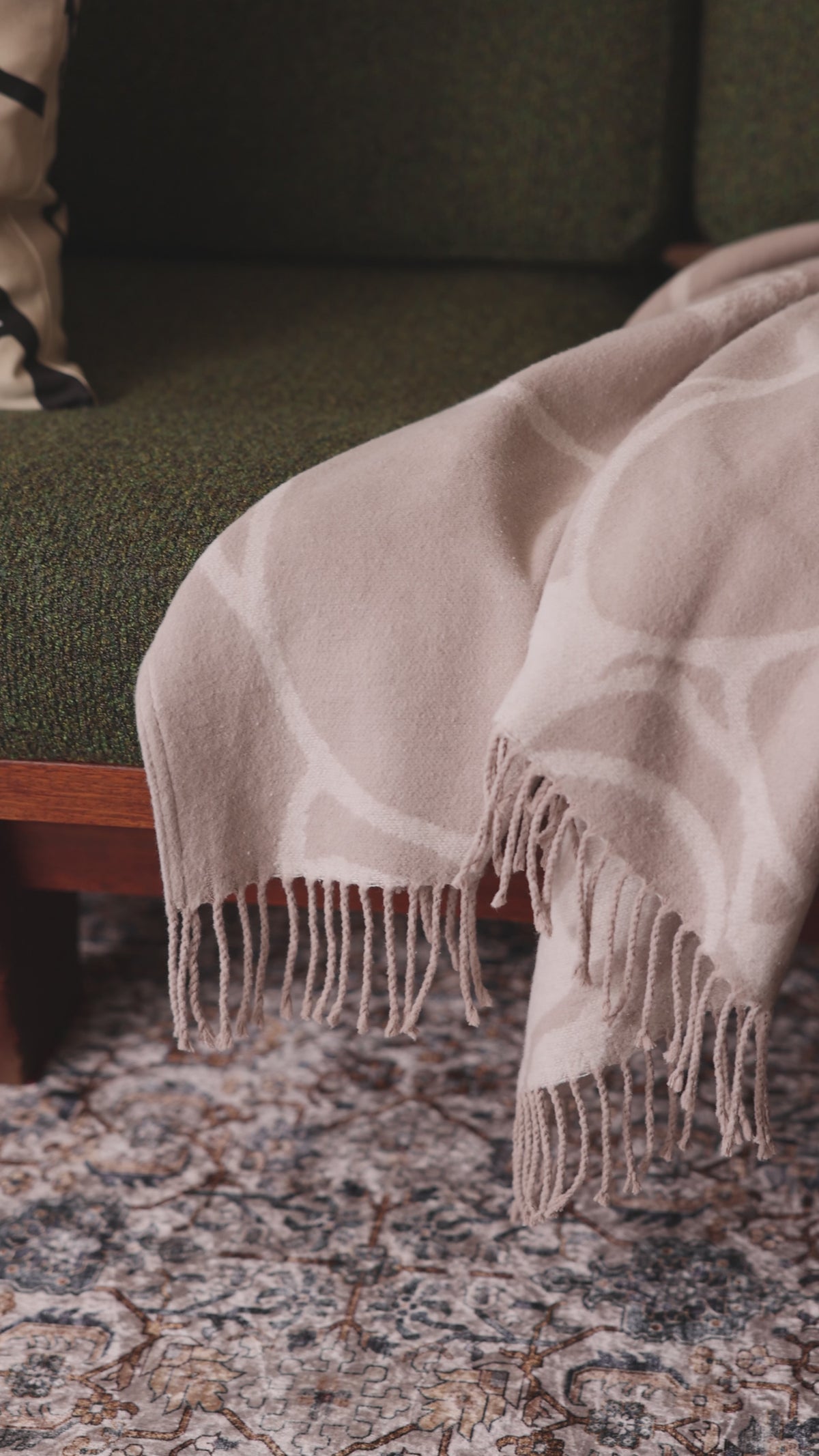 107059-1000_6; Vallila Makeba-huopa Beige / 125x170 cm 